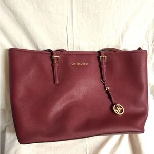 NWT Michael Kors Jet Set Travel Shoulder Tote Bag Cherry